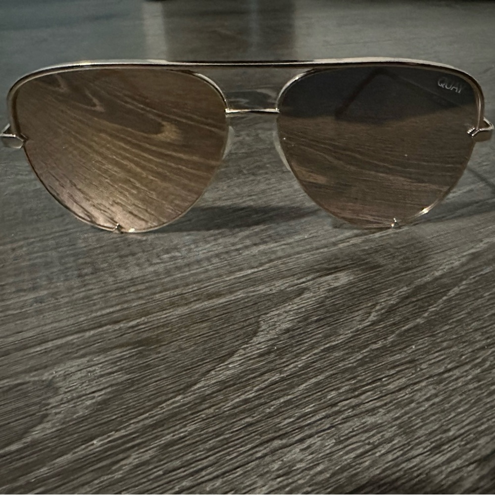 Quay x Desi High Key Sunglasses (Gold)